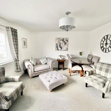 Cae Glas Apartments Хоулихед Екстериор снимка