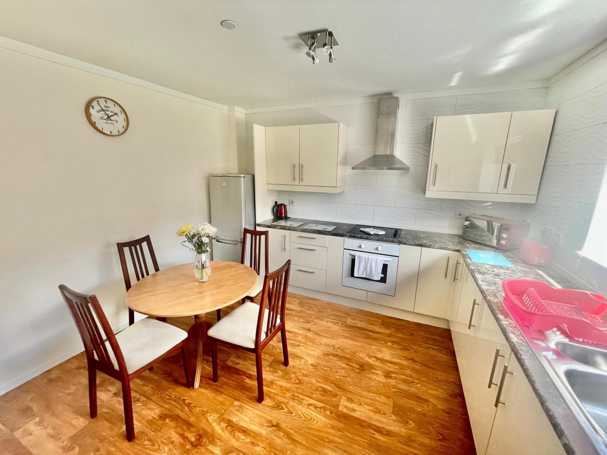 Cae Glas Apartments Хоулихед Екстериор снимка