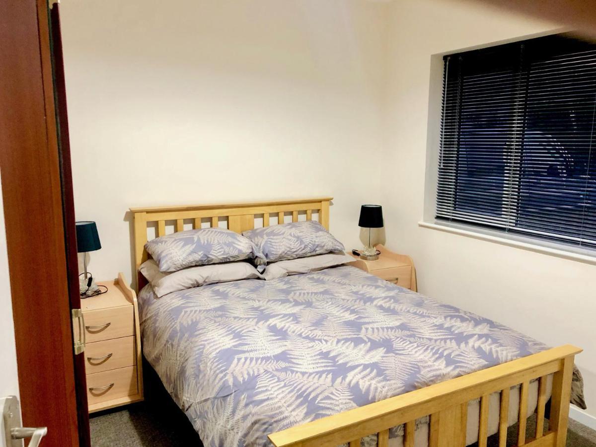 Cae Glas Apartments Хоулихед Екстериор снимка